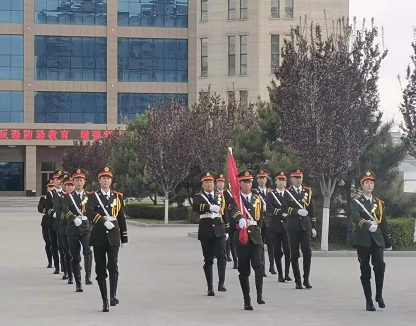 经济管理系举行“不忘初心跟党走 牢记使命永担当”升旗仪式