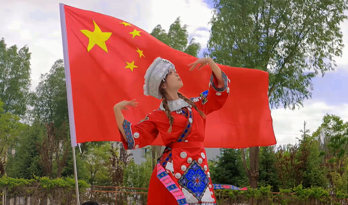 同根生，共枝繁